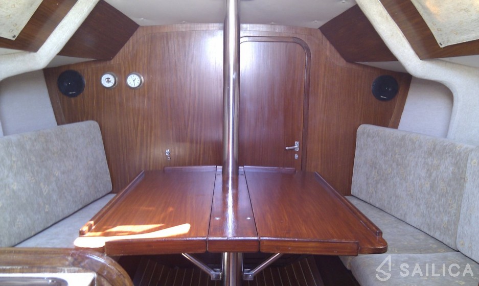 Elan 31S - Yacht Charter Sailica