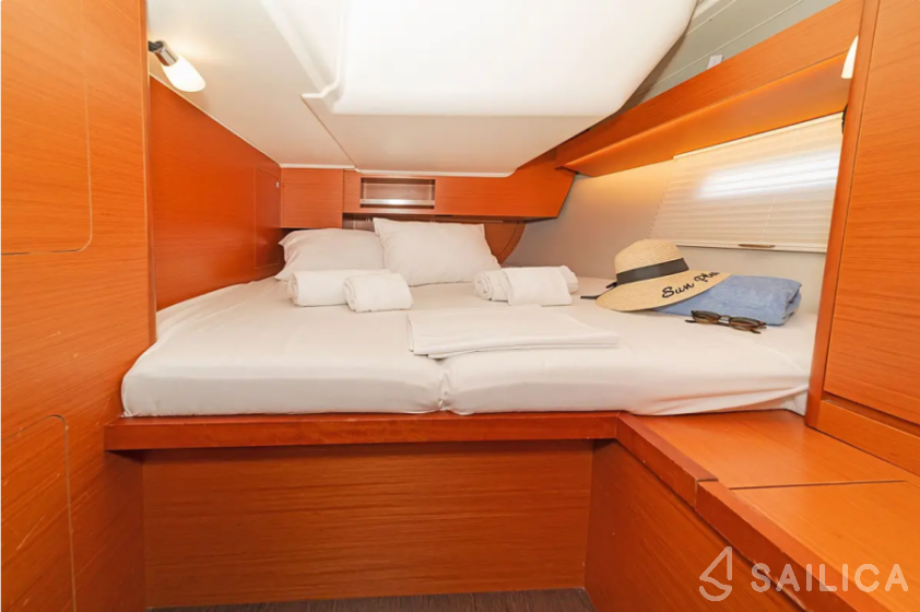 Dufour 430 - Yacht Charter Sailica