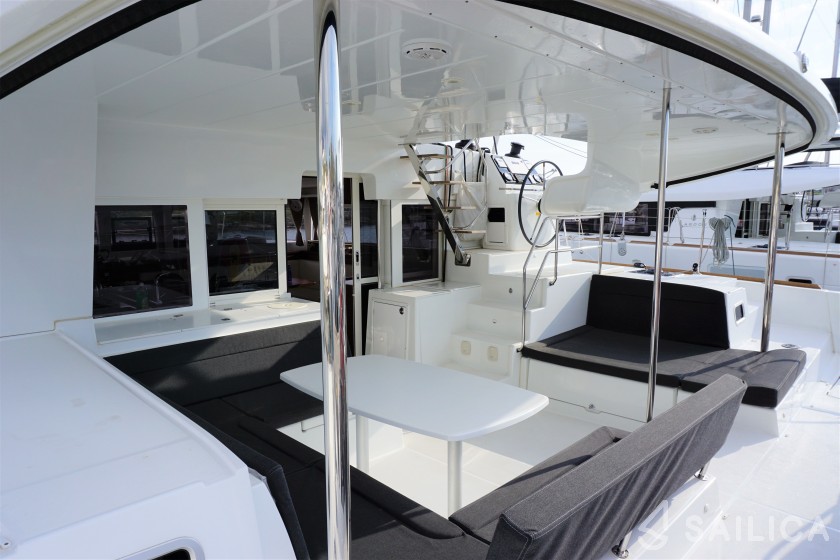 Lagoon 450 S - 4 + 2 cab. - Yacht Charter Sailica