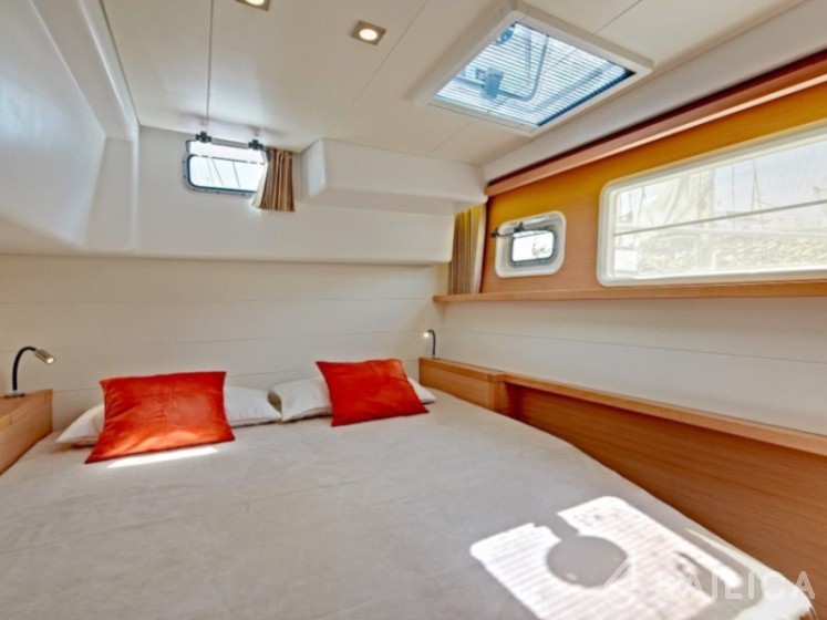 Lagoon 450 S - 4 + 2 cab. - Yacht Charter Sailica