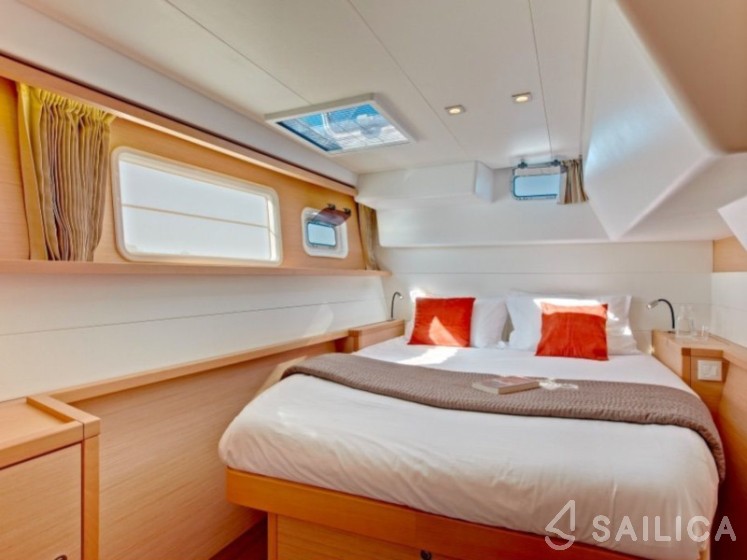 Lagoon 450 S - 4 + 2 cab. - Yacht Charter Sailica