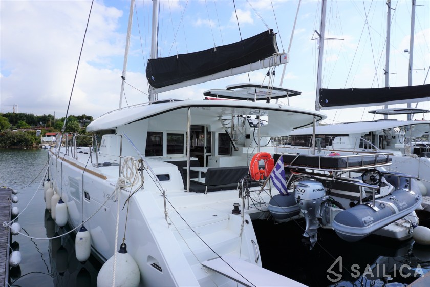 Lagoon 450 S - 4 + 2 cab. - Yacht Charter Sailica