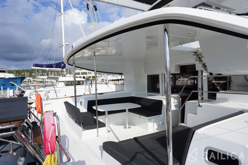 Lagoon 450 S - 4 + 2 cab. - Yacht Charter Sailica