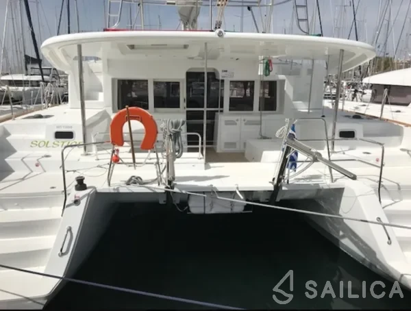 Lagoon 450  Flybridge - Yacht Charter Sailica