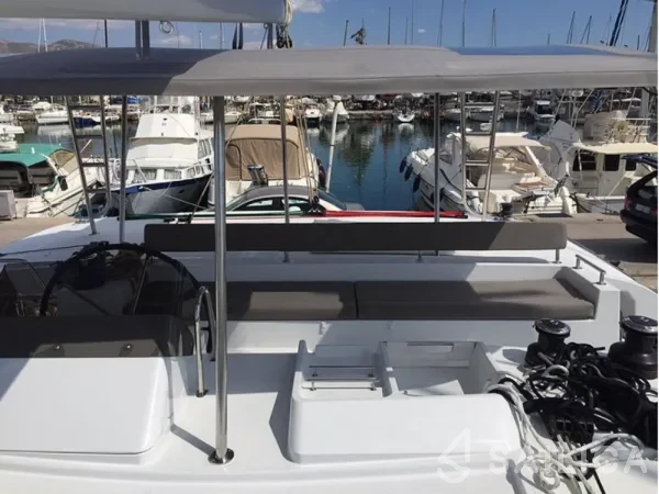 Lagoon 450  Flybridge - Yacht Charter Sailica