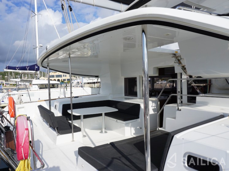 Lagoon 450 S - 4 + 2 cab. - Yacht Charter Sailica
