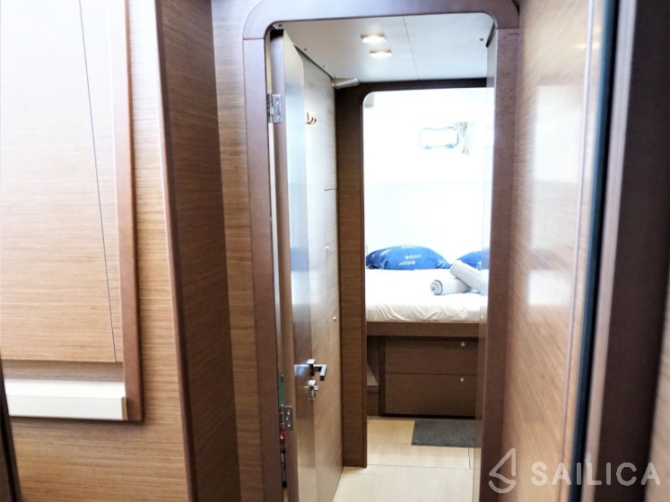 Lagoon 450 S - 4 + 2 cab. - Yacht Charter Sailica