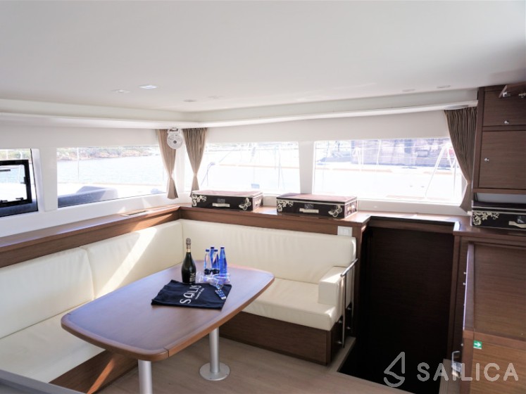 Lagoon 450 S - 4 + 2 cab. - Yacht Charter Sailica