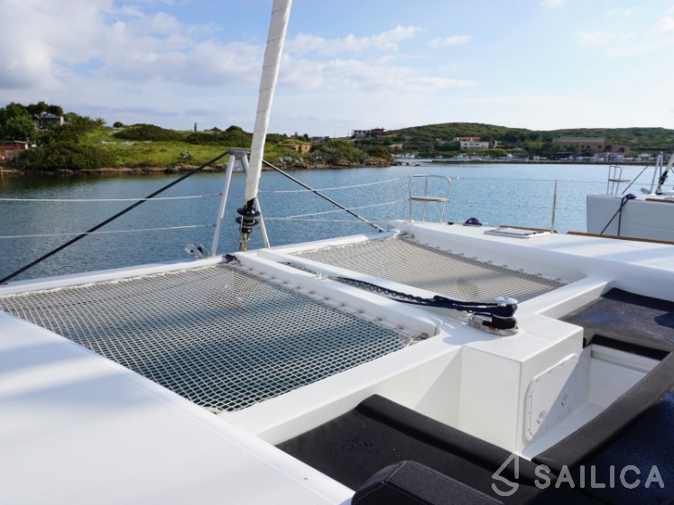 Lagoon 450 S - 4 + 2 cab. - Yacht Charter Sailica