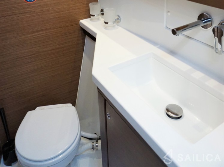 Lagoon 450 S - 4 + 2 cab. - Yacht Charter Sailica