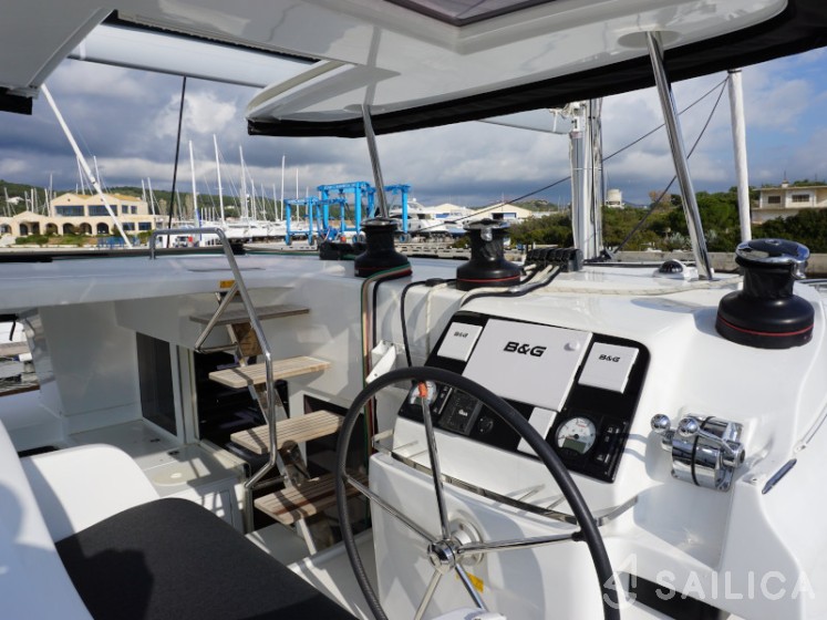 Lagoon 450 S - 4 + 2 cab. - Yacht Charter Sailica