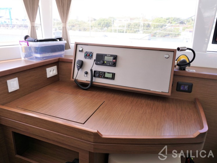 Lagoon 450 S - 4 + 2 cab. - Yacht Charter Sailica