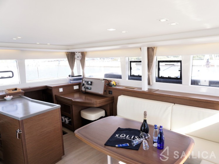 Lagoon 450 S - 4 + 2 cab. - Yacht Charter Sailica