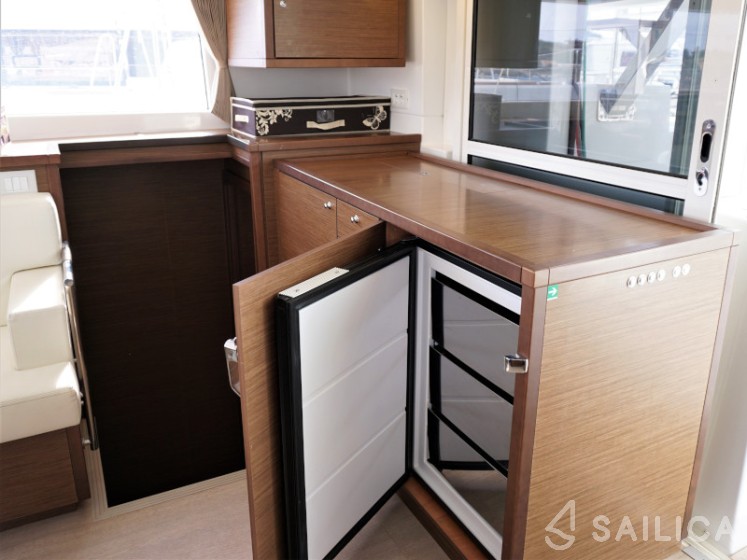 Lagoon 450 S - 4 + 2 cab. - Yacht Charter Sailica