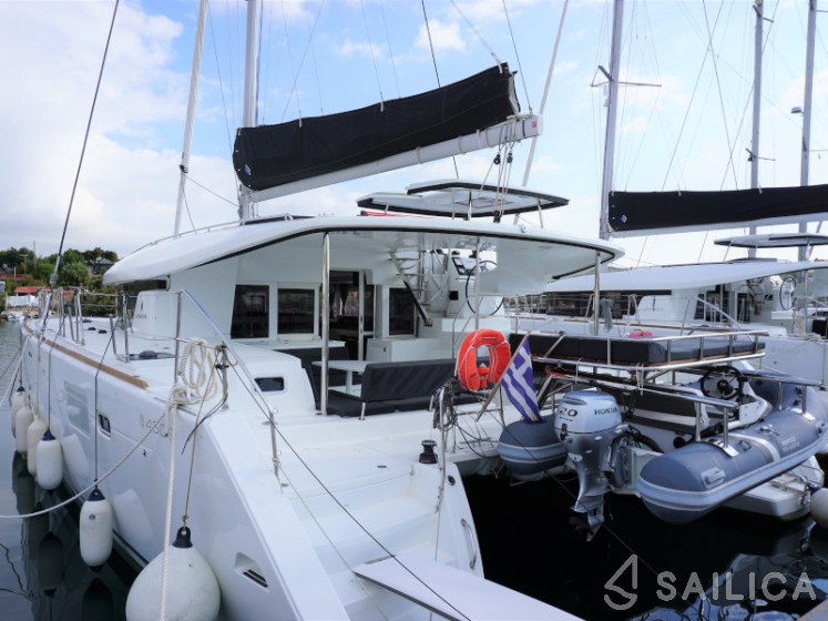 Lagoon 450 S - 4 + 2 cab. - Yacht Charter Sailica