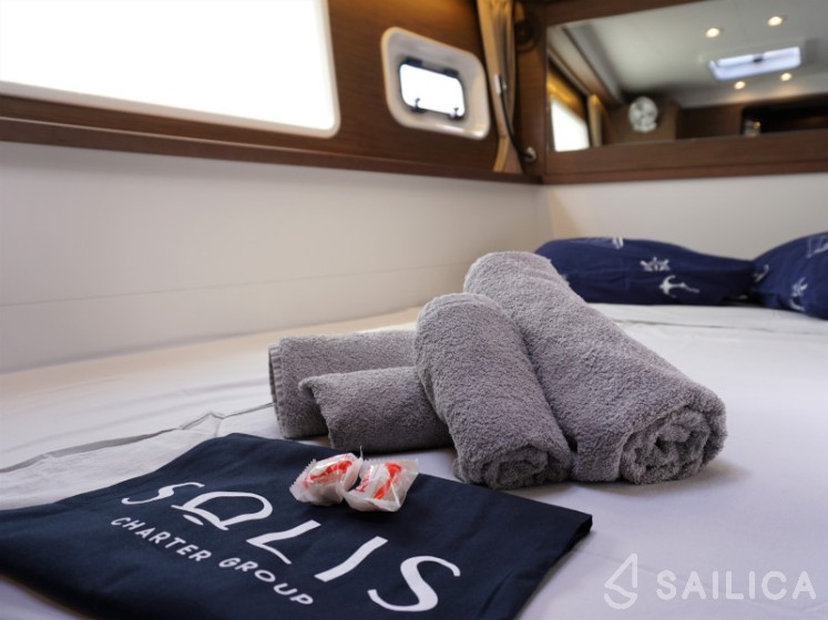 Lagoon 450 S - 4 + 2 cab. - Yacht Charter Sailica