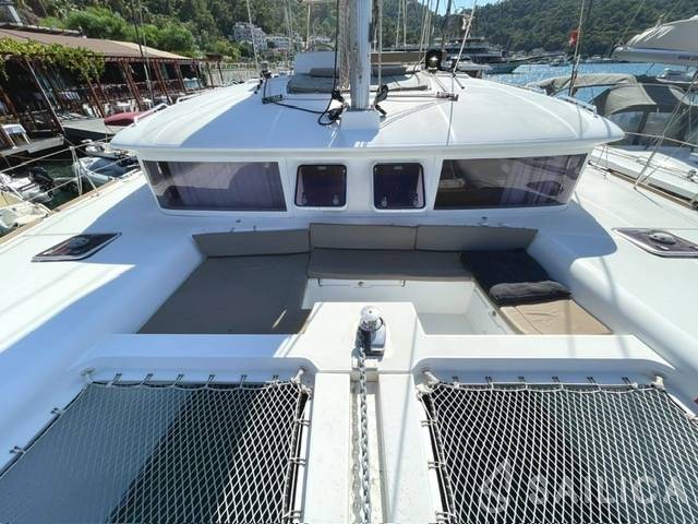 Lagoon 450  Flybridge - Yacht Charter Sailica
