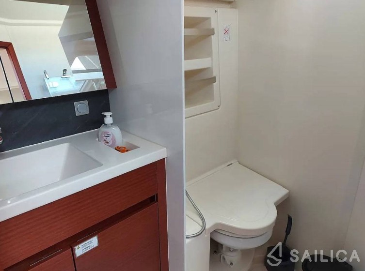 Hanse 418 - Yacht Charter Sailica