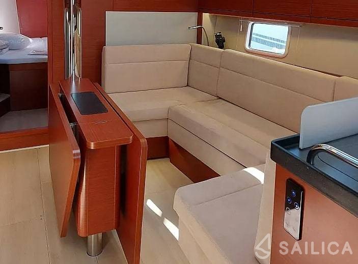Hanse 418 - Yacht Charter Sailica