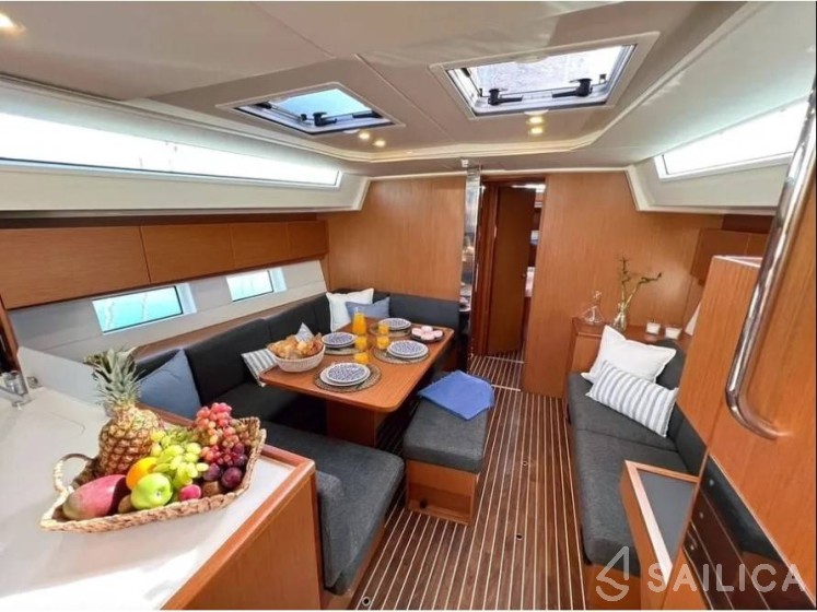 Bavaria C45 - Yacht Charter Sailica