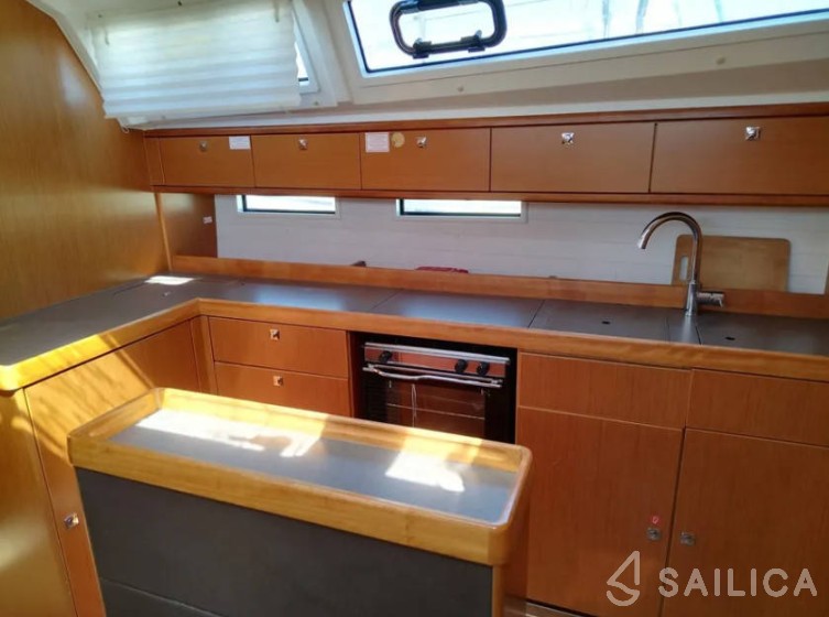 Bavaria 46 Cruiser - Yacht Charter Sailica