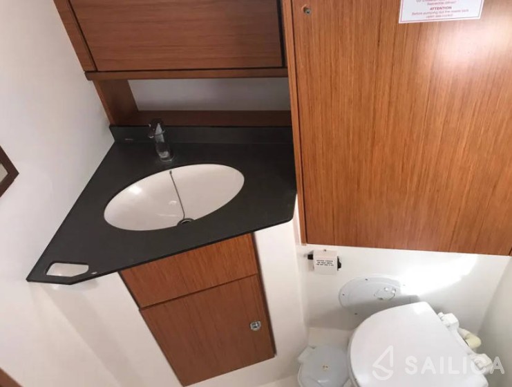 Bavaria 51 Cruiser - Yacht Charter Sailica