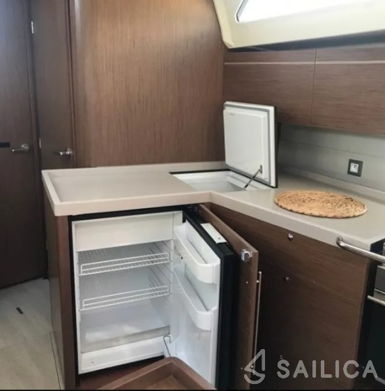 Oceanis 46.1 - Yacht Charter Sailica