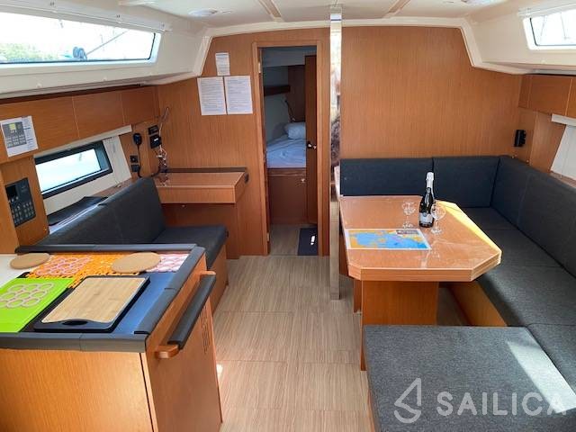 Bavaria C42 - Yacht Charter Sailica