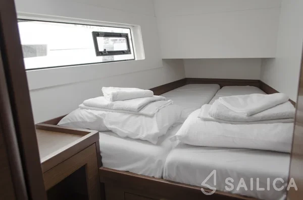Lagoon 40 - Yacht Charter Sailica