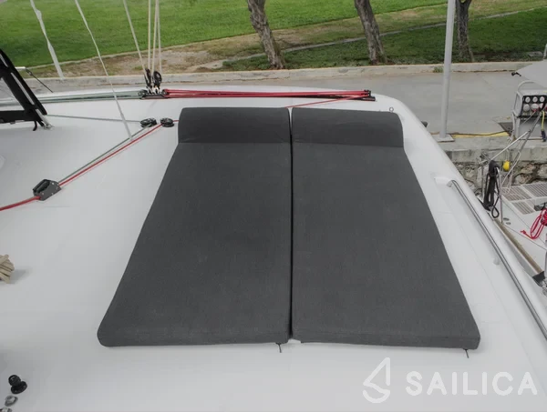 Lagoon 40 - Yacht Charter Sailica