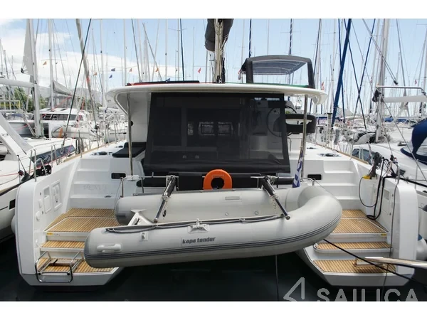 Lagoon 40 - Yacht Charter Sailica