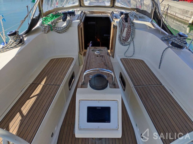 Bavaria 41 Cruiser - Yacht Charter Sailica