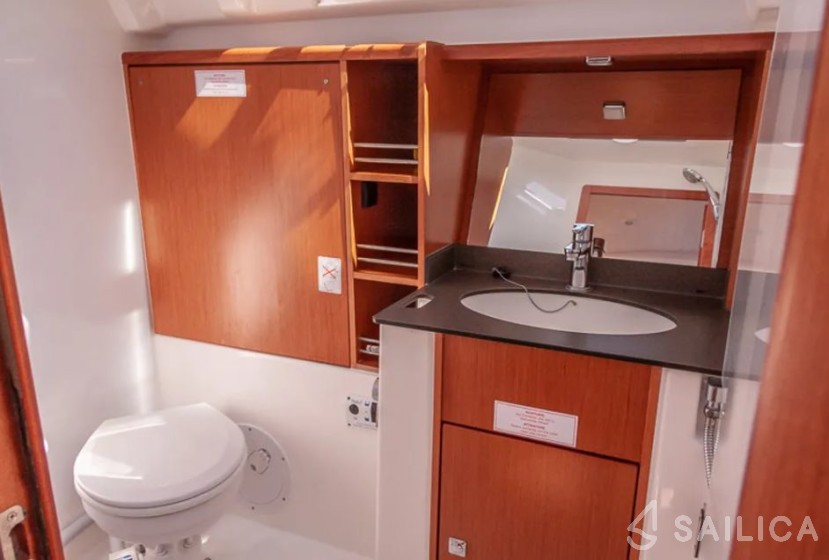 Bavaria 41 Cruiser - Yacht Charter Sailica