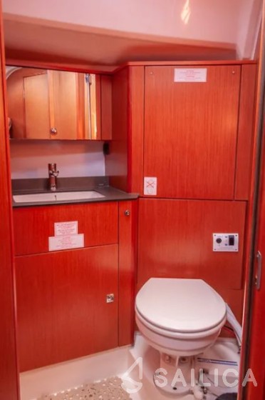 Bavaria 41 Cruiser - Yacht Charter Sailica