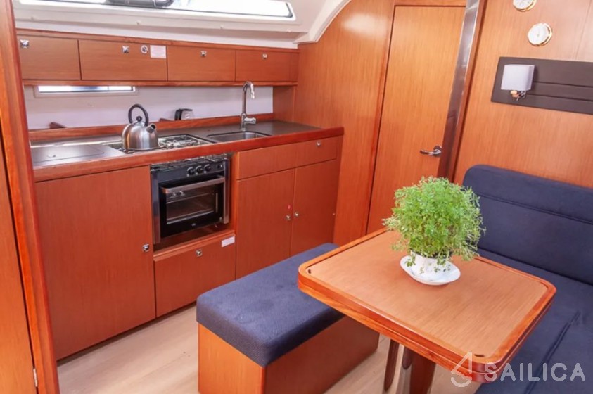 Bavaria 41 Cruiser - Yacht Charter Sailica
