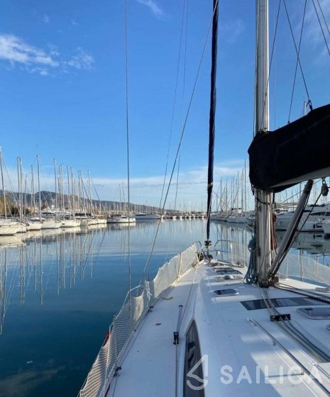 Oceanis 50 - Yacht Charter Sailica