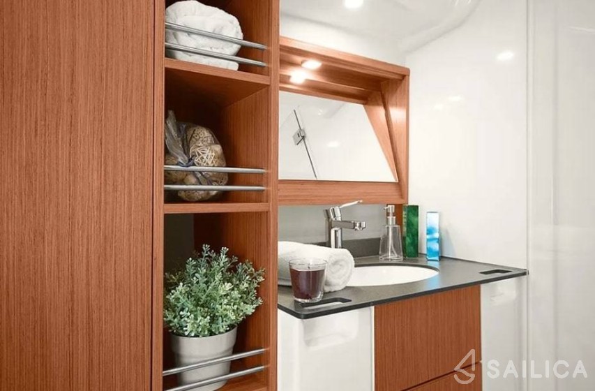 Bavaria 51 Cruiser - Yacht Charter Sailica