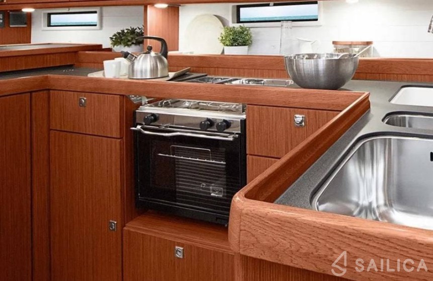 Bavaria 51 Cruiser - Yacht Charter Sailica