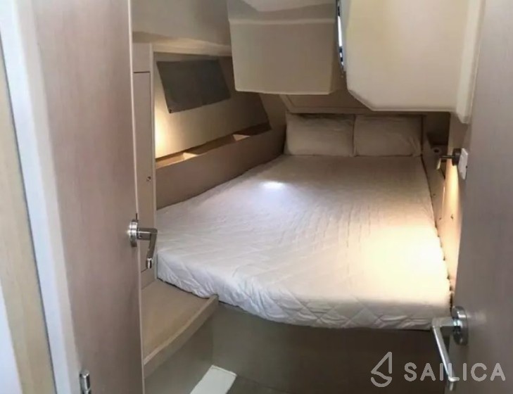 Oceanis 41.1 - Yacht Charter Sailica