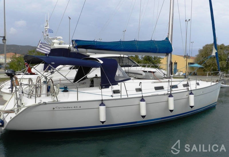 Cyclades 43.4 - Yacht Charter Sailica