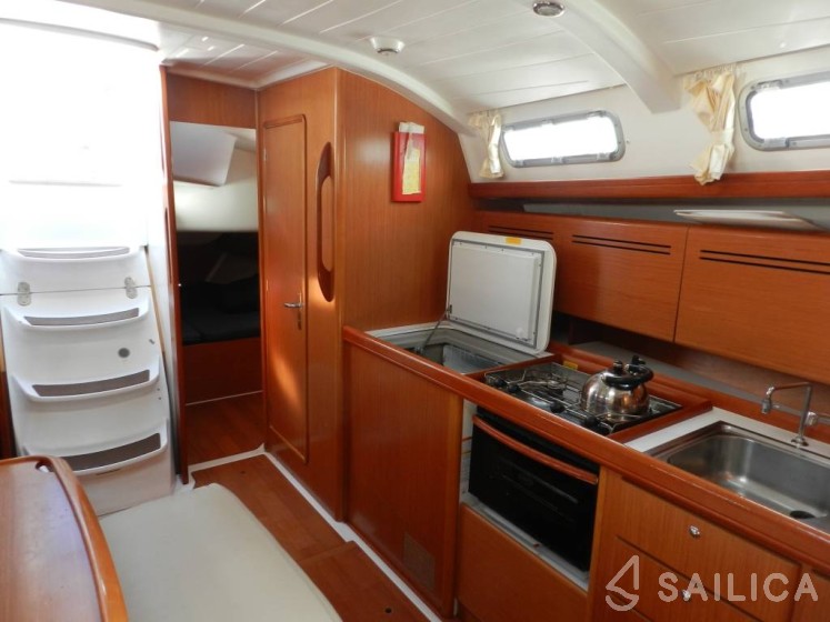 Cyclades 43.4 - Yacht Charter Sailica