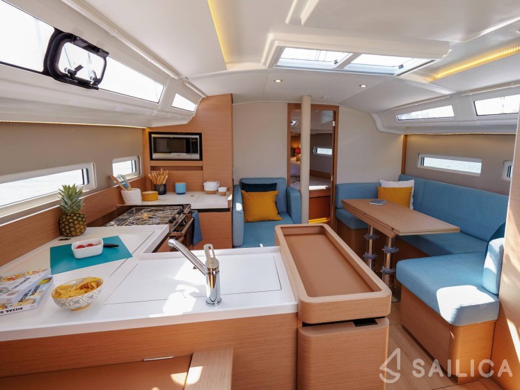 Sun Odyssey 410 - Yacht Charter Sailica