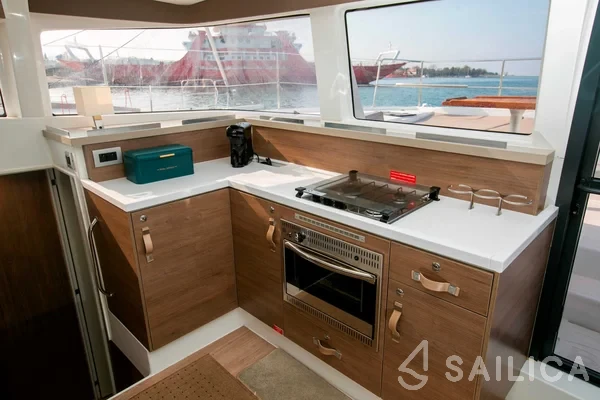 Bali 4.2 - Yacht Charter Sailica