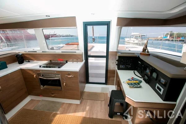 Bali 4.2 - Yacht Charter Sailica