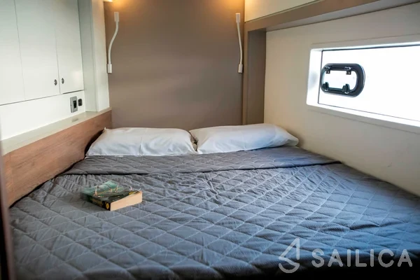 Bali 4.2 - Yacht Charter Sailica