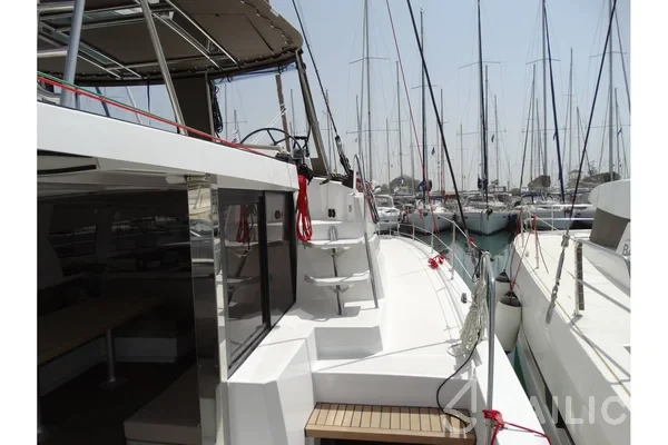Bali 4.1 - Yacht Charter Sailica