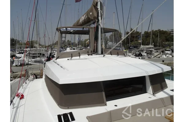 Bali 4.1 - Yacht Charter Sailica