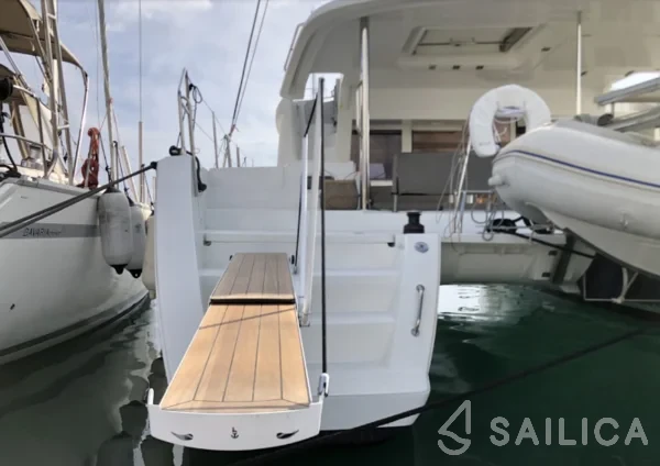 Lagoon 450  Flybridge - Yacht Charter Sailica