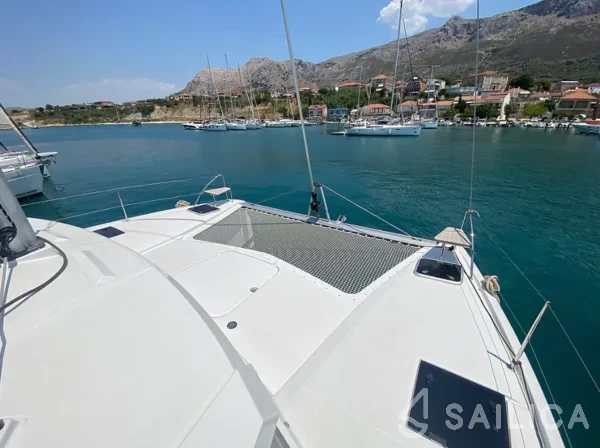 Isla 40 - Yacht Charter Sailica