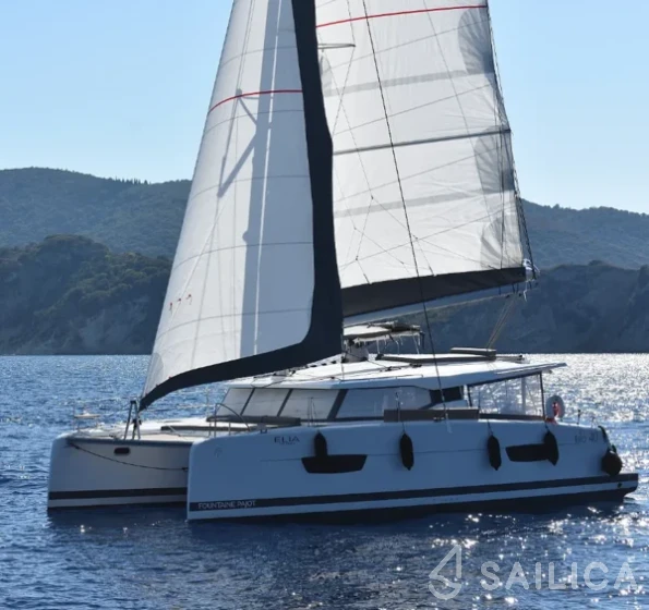 Isla 40 - Yacht Charter Sailica